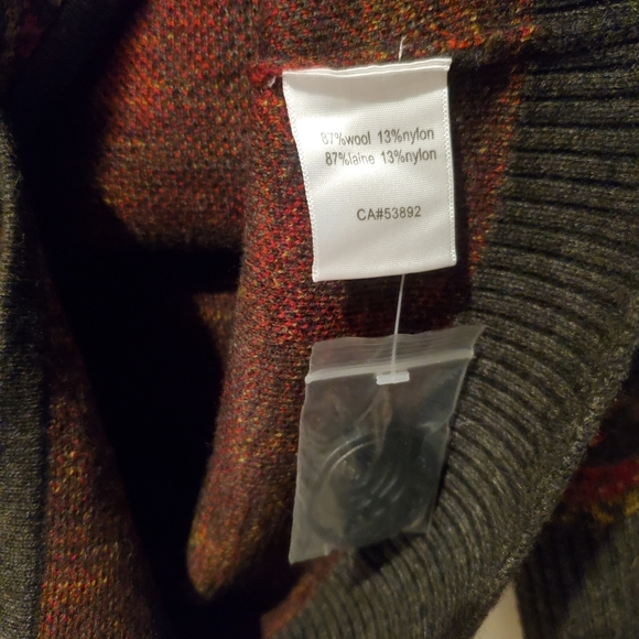 Icelandic Design Lambswool Cardigan S NWT - Picture 7 of 11